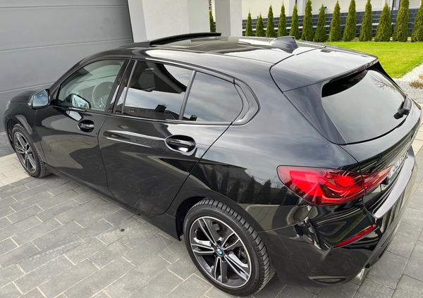BMW Seria 1 cena 118900 przebieg: 16815, rok produkcji 2021 z Błażowa małe 562